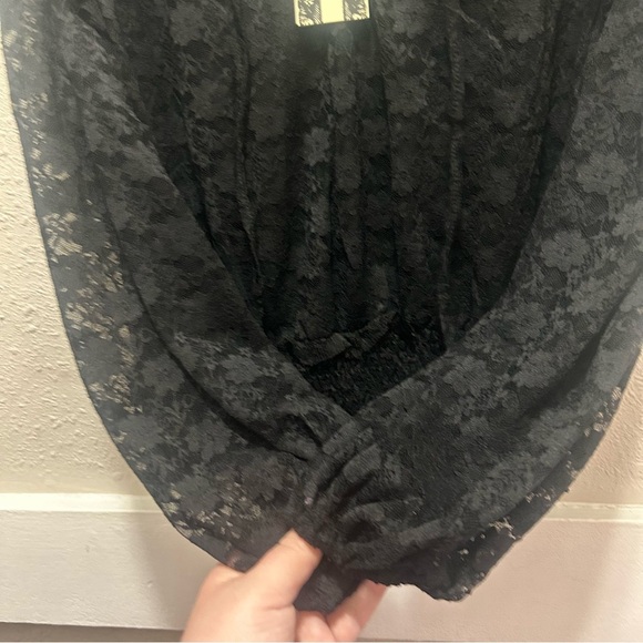 Ultra Pink NWT Black Lace Blouse - Picture 4 of 7